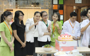 phong kham vigor health to chuc sinh nhat nhan vien thang 12 6034b5e06a9b0