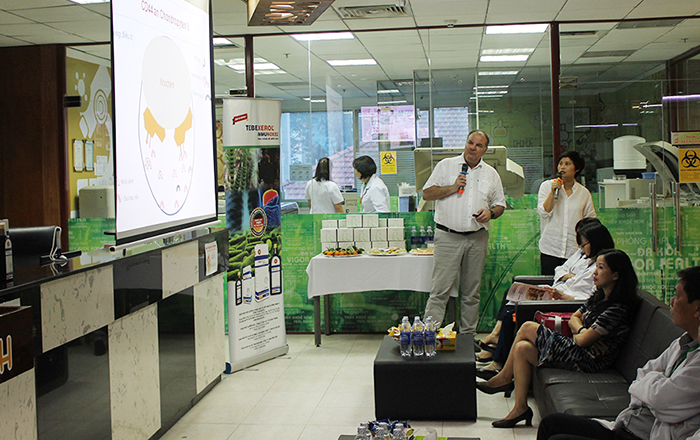 vigor health to chuc buoi hoi thao voi tien si niels dusek 6034b5ed40863